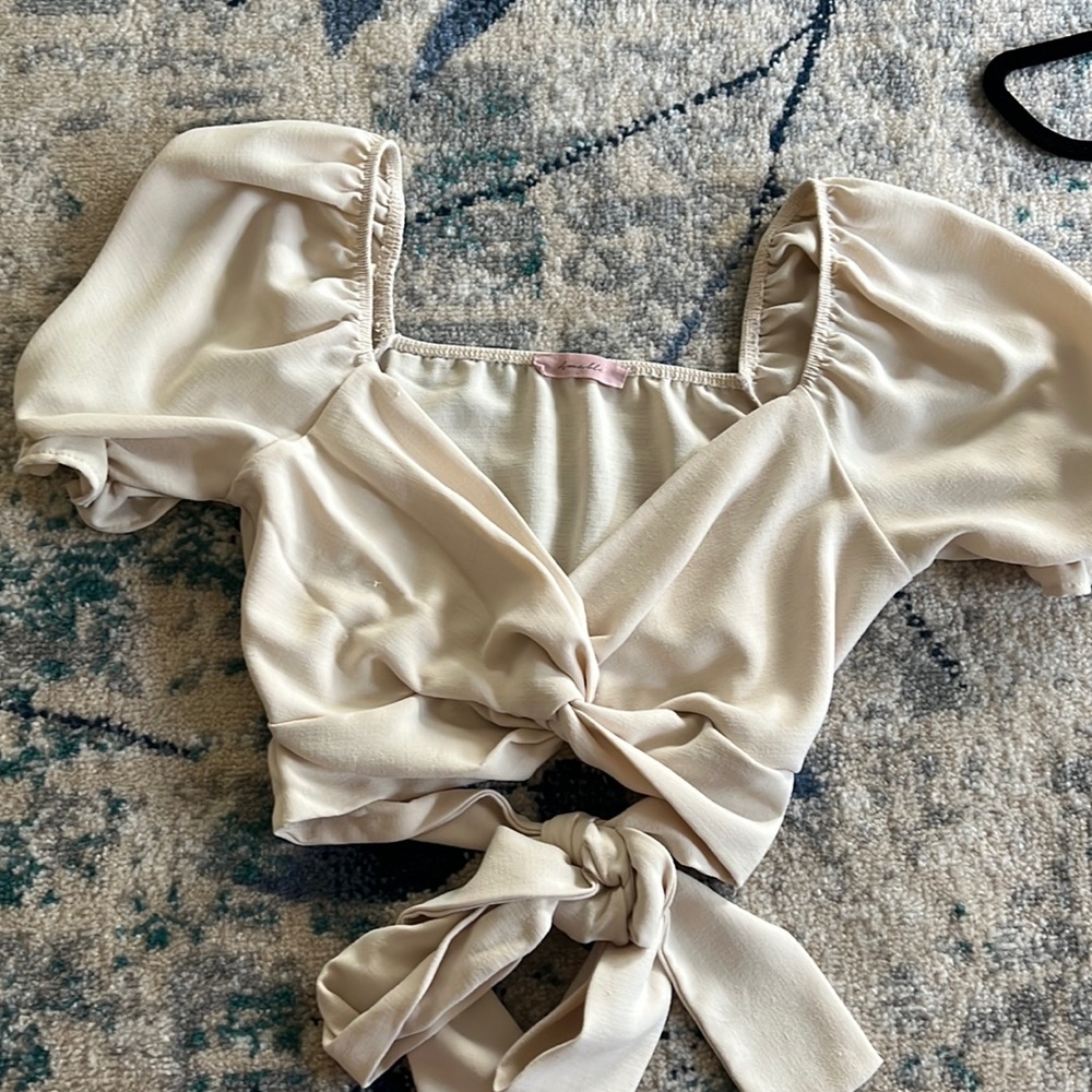 American Threads top size small, wrap around tie